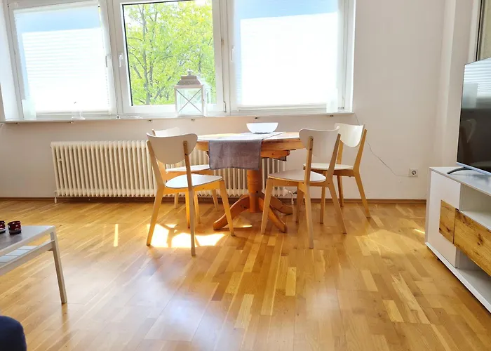 民宿 Monteurwohnung, Zentral, Voll Ausgestattet In Uninaehe *